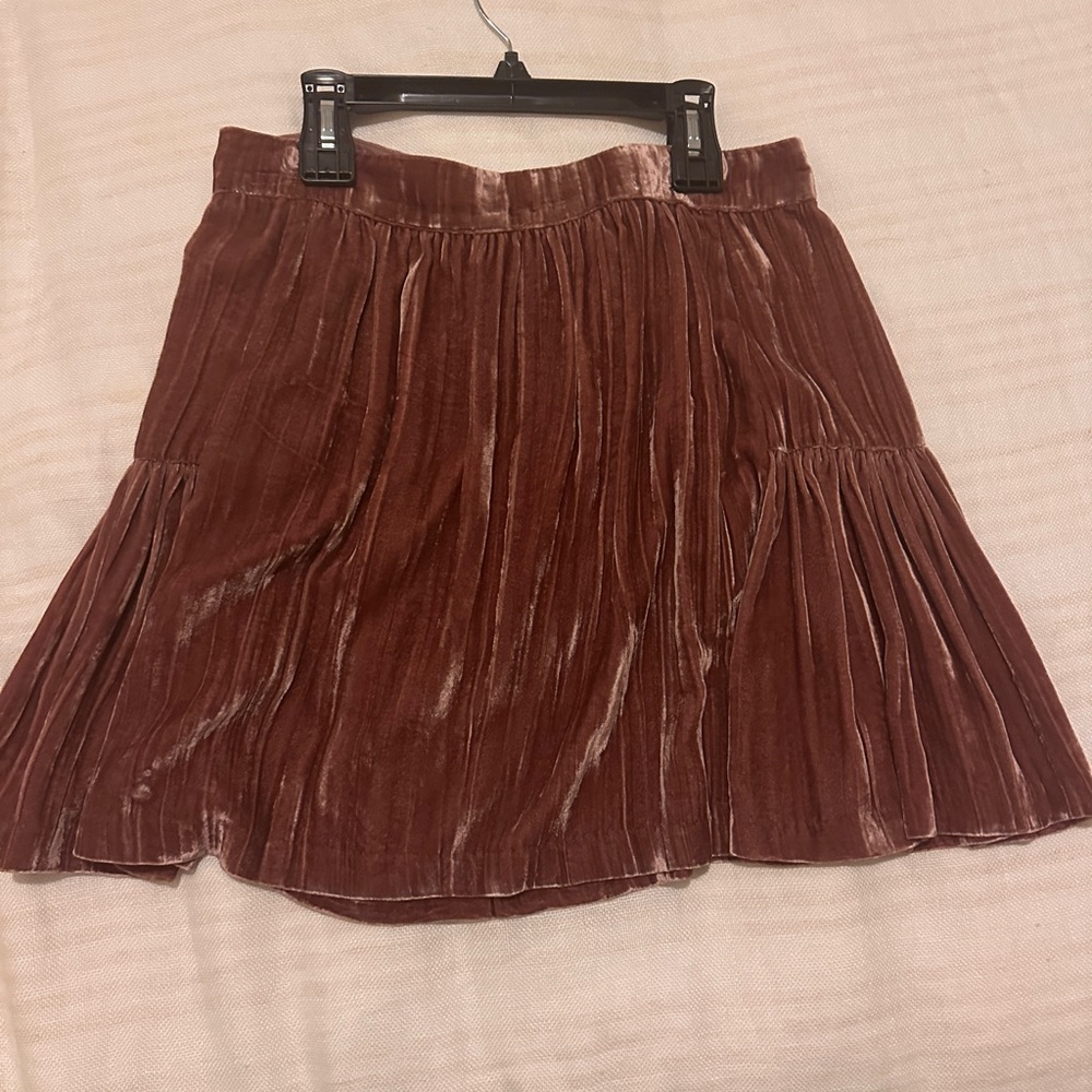 Velvet Pleated Skirt in Mauve
